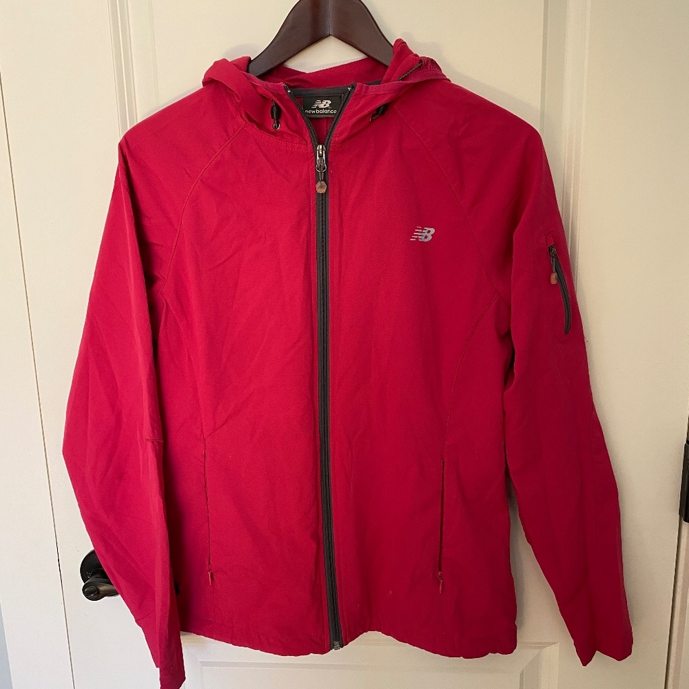WOMANS PINK NEW BALANCE WINDBREAKER SMALL LIGHT COAT